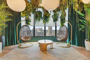 Aura Studio Heart of Miami with Resort Amenities