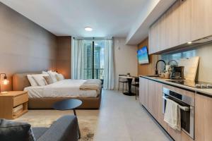 Aura Studio Heart of Miami with Resort Amenities
