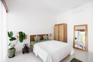 Canggu Peaceful 3BR Villa with Pool, 5 mins to beach