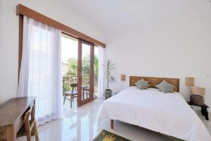 Canggu Peaceful 3BR Villa with Pool, 5 mins to beach