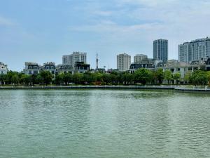 Spacious Cozy Studio with Full Kitchen in Vinhomes Green Bay Hanoi