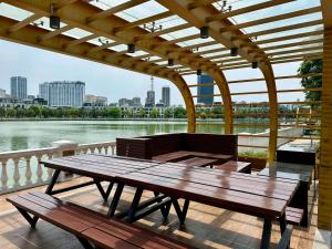 Spacious Cozy Studio with Full Kitchen in Vinhomes Green Bay Hanoi