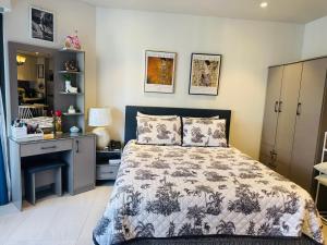 Carolina Peach, Studio unit E-6H Tambuli Resort!