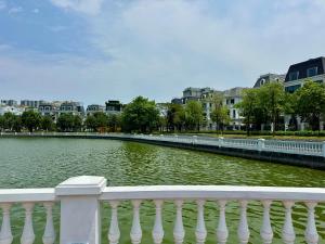 Peaceful Green Bay Studio Apartment for Couples and Business Guests Hanoi