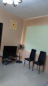 Mels Place Unit 3 Two-BR House Banaba Kanluran Batangas City Free Parking Google TV WIFI Netflix