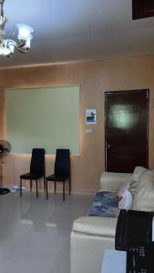 Mels Place Unit 3 Two-BR House Banaba Kanluran Batangas City Free Parking Google TV WIFI Netflix