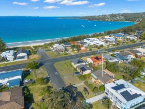 Niara - renovated 4BR Vincentia beach house