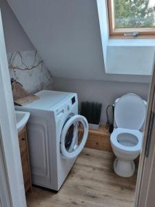 KASZUBY Oliwkowy domek Niesiołowice na Kaszubach Balia z Jacuzzi Jeziora lasy