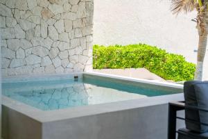 Villa Nizuc - Exclusive Beachfront Residence