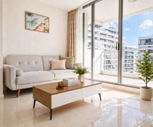 Bright and Spacious Apartment Near CBD