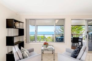 Aqua Vista - beachfront 4BR Home with ocean views