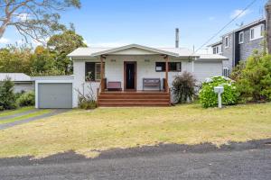 Seahorse - 4BR home moments to Hyams Beach