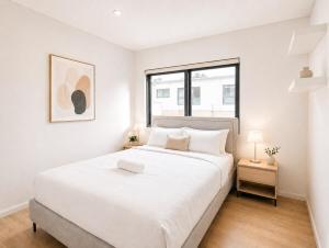Luxury 4BR Oasis Private Pool, Lift & 3 Parking