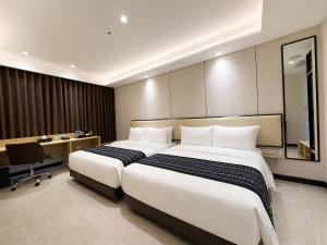 Prime Plaza Hotel Mataram