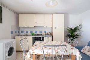 Sergio House Seaview