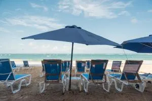 OCEAN VIEW DELUXE SUITE: PVT. BEACH & POOL - Isla Verde