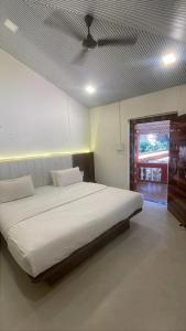 The Byke Retreat - Laxmi Resort - Pan India Pure Veg Hotel Chain
