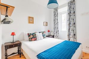 Monicas Place: a Friends Inspired Apartment