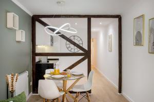 Alfama with Private Patio & Barbecue