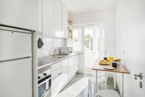 Campolide 2BR Flat