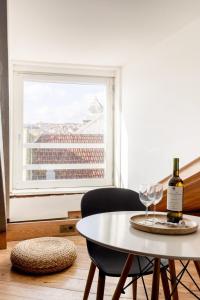 Historical Lisbon Sé Loft | Top Floor Lifestyle