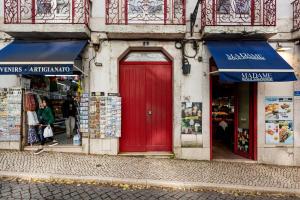 Historical Lisbon Sé Loft | Top Floor Lifestyle