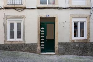 Petite Charm in Old Lisbon