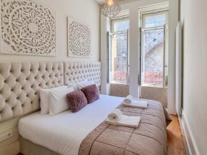Inspiring City Center 1 BR Apartment with a View