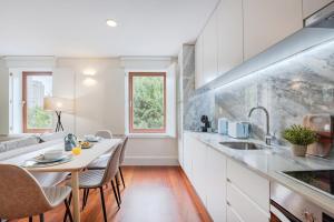 Balcony Retreat | Porto Urban Flats
