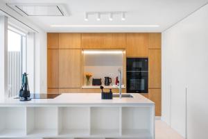 Sal DOuro Ocean Views | Gym & Garage