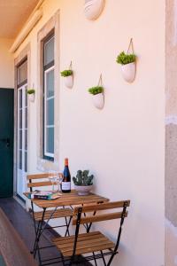Graça Charm Flat with Sunny Balcony