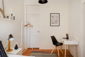Graça Charm Flat with Sunny Balcony