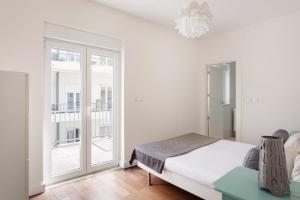 Estrela Skyline Retreat with Terrace