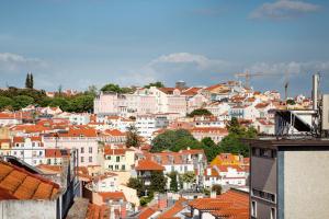 Estrela Skyline Retreat with Terrace