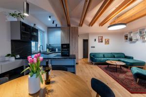 Luxusný klimatizovaný dvojspálňový apartmán Národná trieda, Košice, free parking