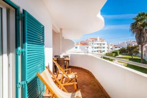 Prainha Family Fun | Balcony & Pools