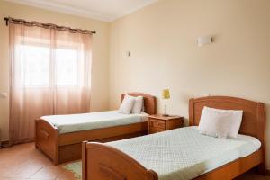 Central Albufeira Stay | Balcony & AC