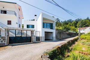 Casa da Leira with Garden