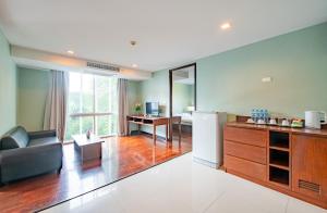 The Kris Resort Hotel