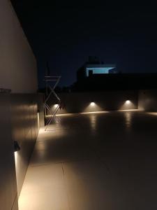 Modern & Cozy 1RK I South Delhi - Studio Terrace