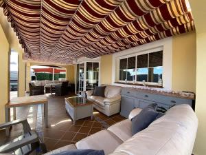 Villa familiar con piscina, barbacoa y WIFI