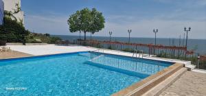Dolce Vita near the coast