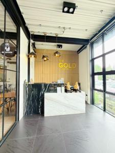 The Gold Living Life