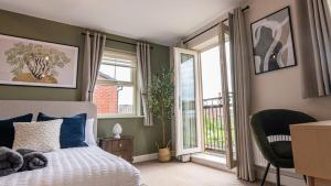 Lockside Living