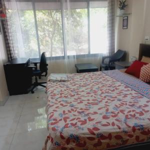lovely room in koregaonpark 201