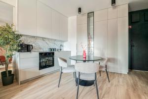Rose Apartment Chmielna