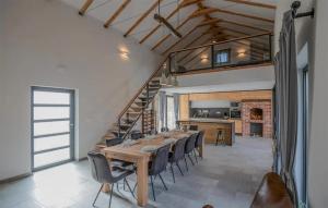 Beautiful Home In Donji Prolozac