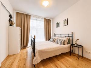 Lovely studio apartment, Free parking 1,55 hight