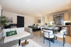 Chic Studio Near Old Trafford & Exchange Quay Tram