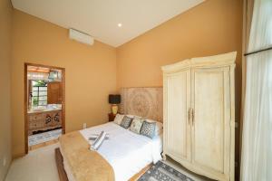 Spacious 2 BR Villa Cozy, Quiet & Comfortable With a Private Pool